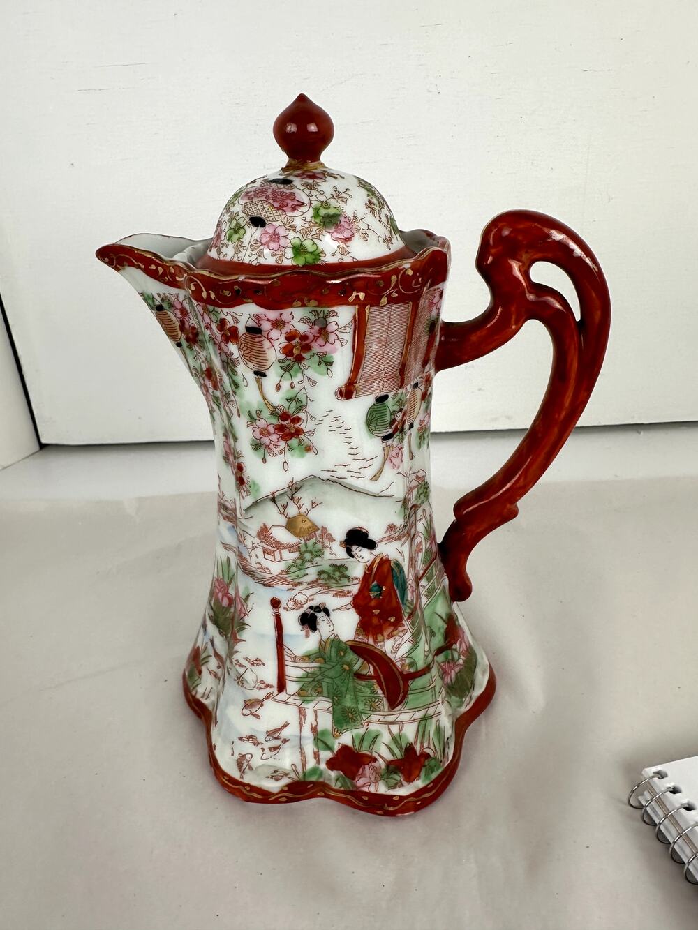 Japanese Antique China Chocolate Pot/Teapot Geisha Floral Structure 1921-41
